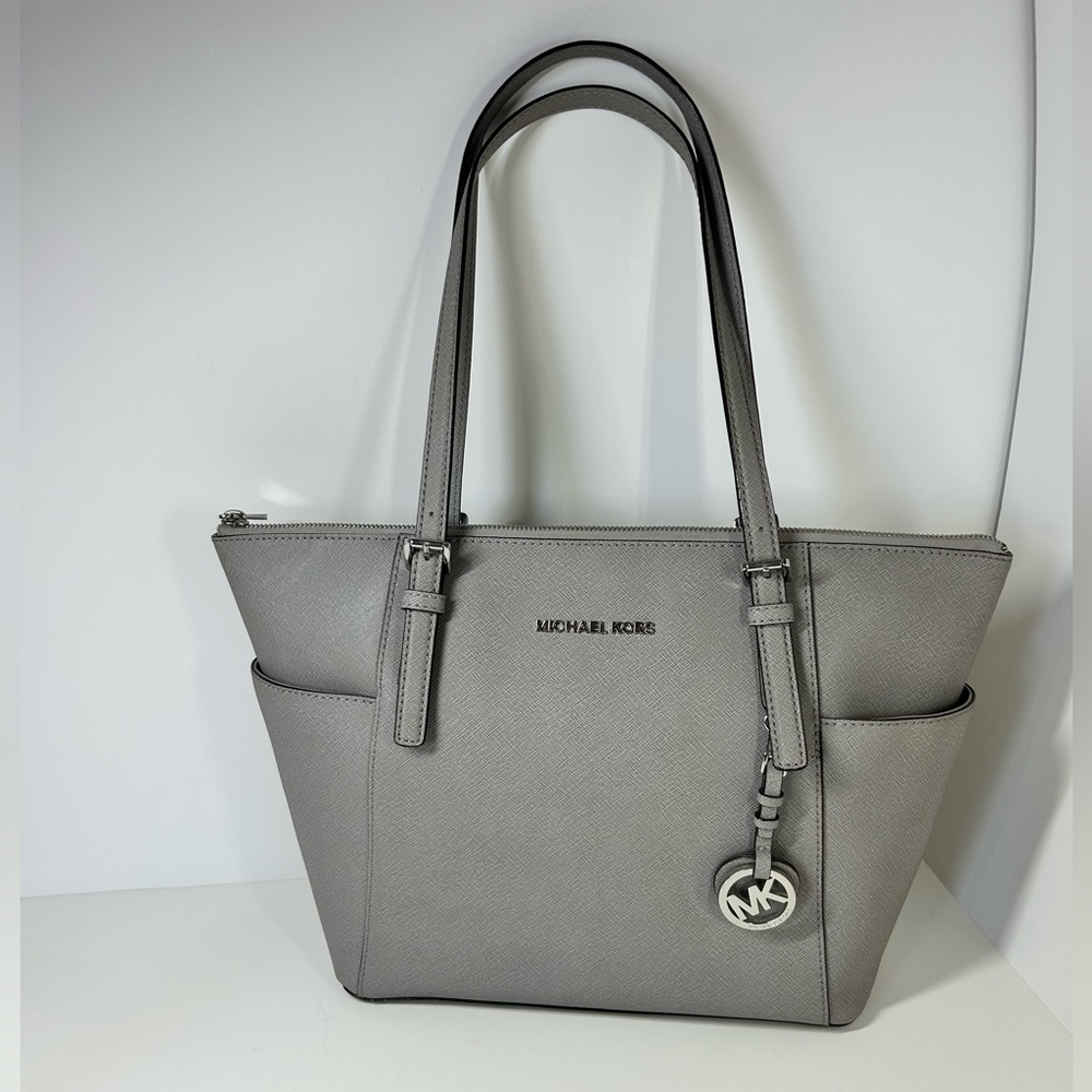 Michael Kors Jet Set Zip Top Tote Shoulder Bag Pearl Grey/Gray color